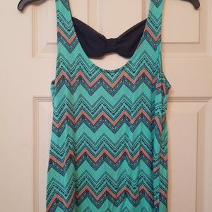 Sleeveless shirt tank